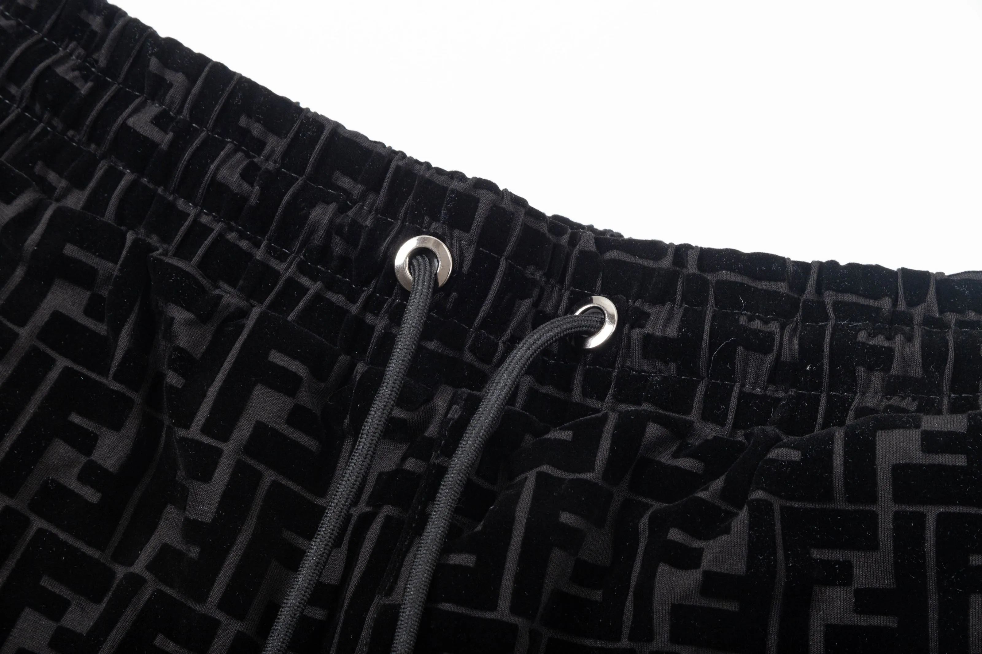 【FENDI   公式旗艦店】フェンディ  ショートパンツご好評に付き再入荷！250226