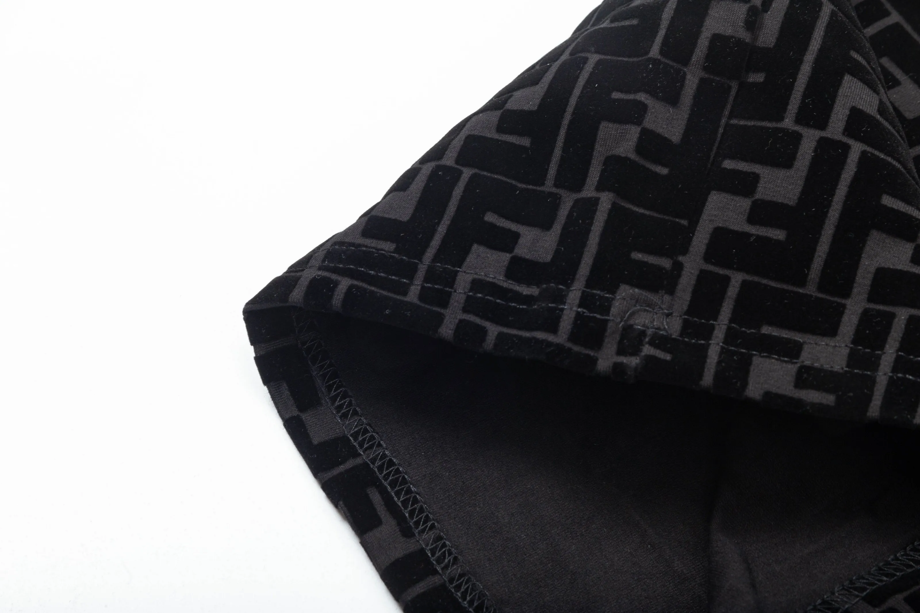 【FENDI   公式旗艦店】フェンディ  ショートパンツご好評に付き再入荷！250226
