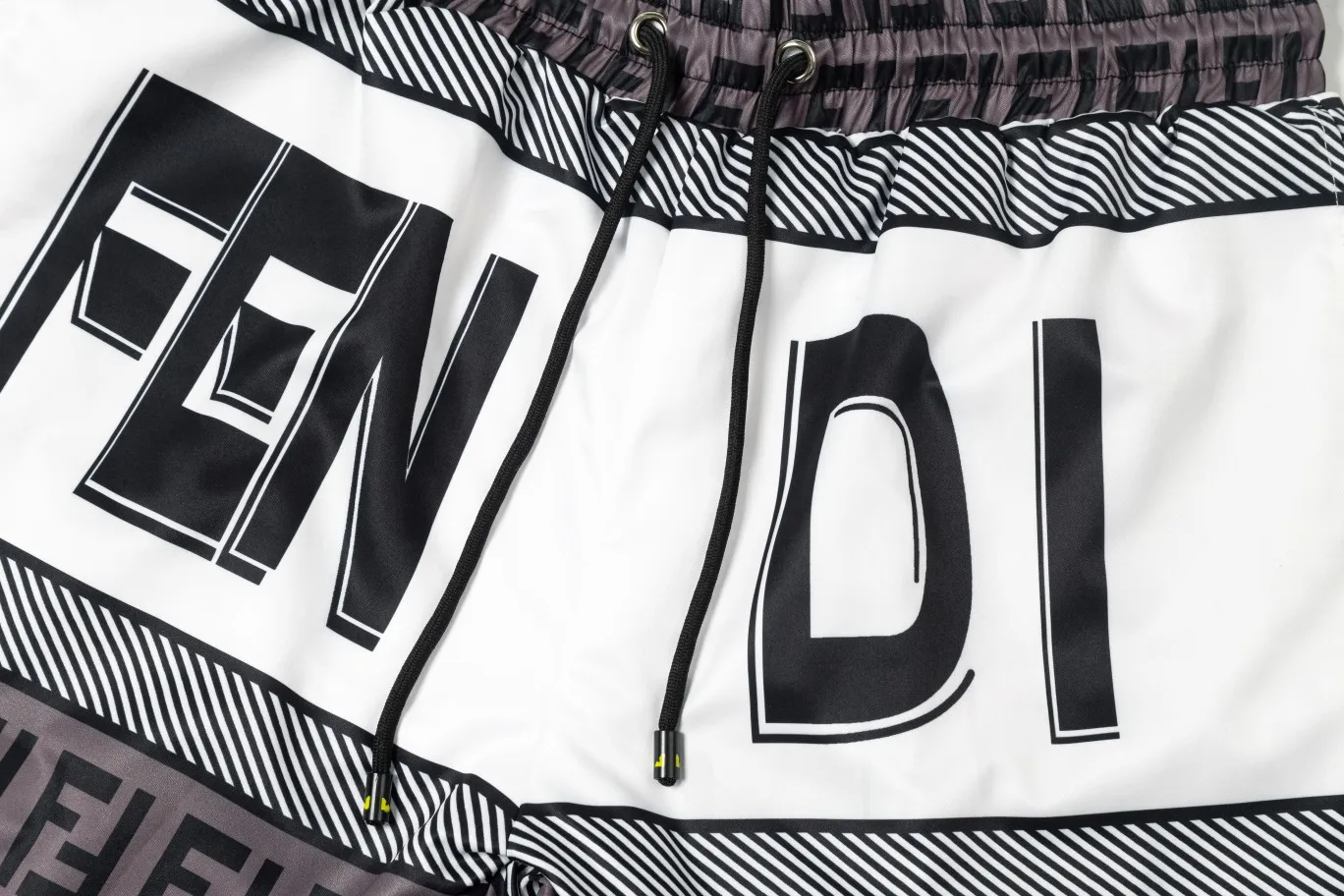 【FENDI 公式旗艦店】フェンディ ショートパンツご好評に付き再入荷 24624