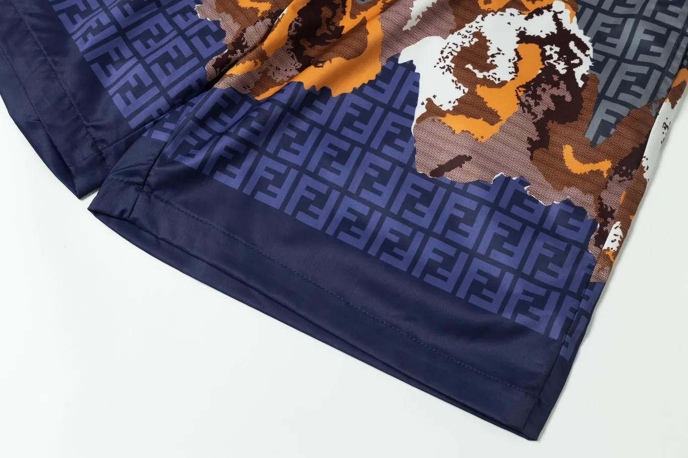【FENDI 公式旗艦店】フェンディ ショートパンツご好評に付き再入荷 24624