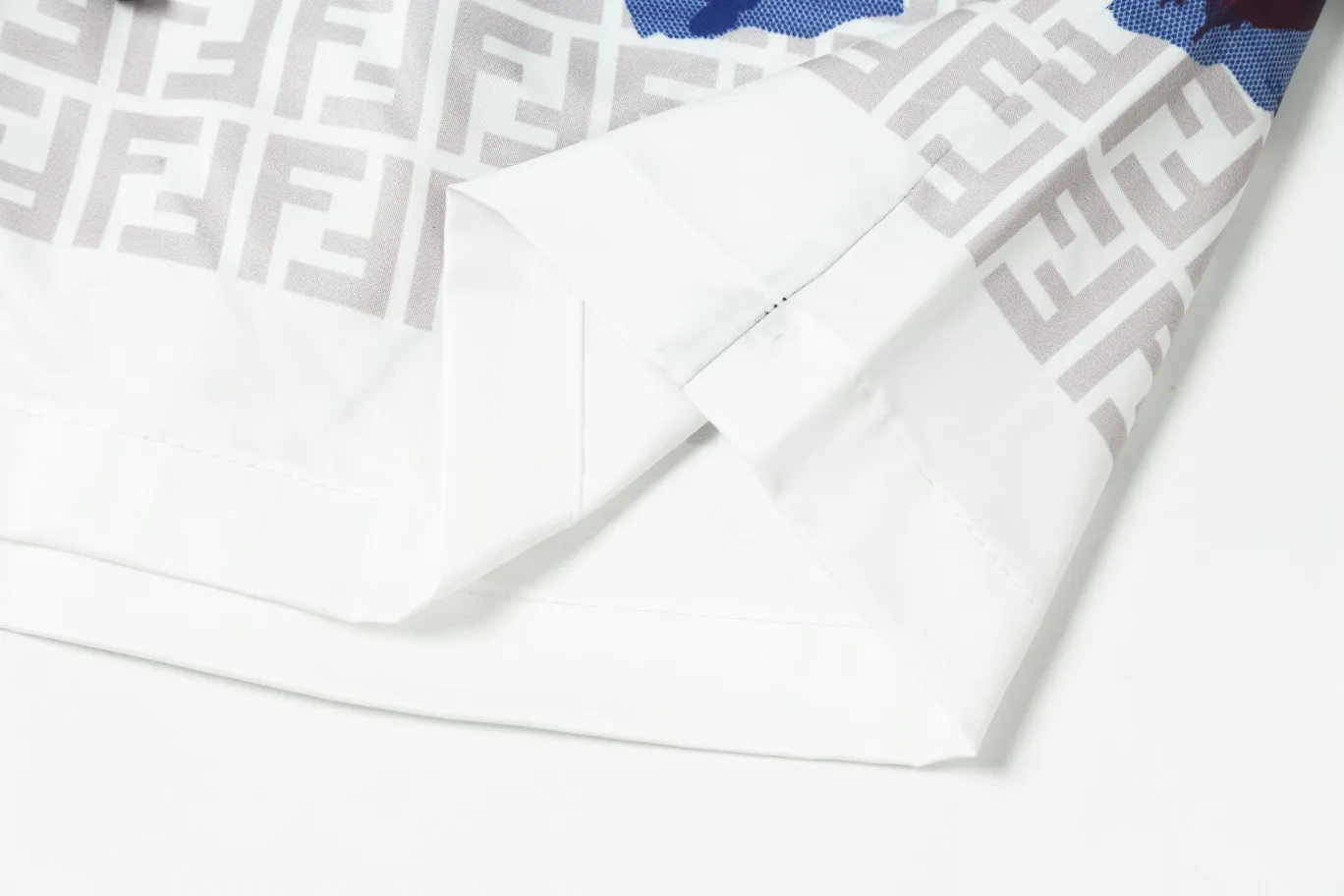 【FENDI 公式旗艦店】フェンディ ショートパンツご好評に付き再入荷 24624