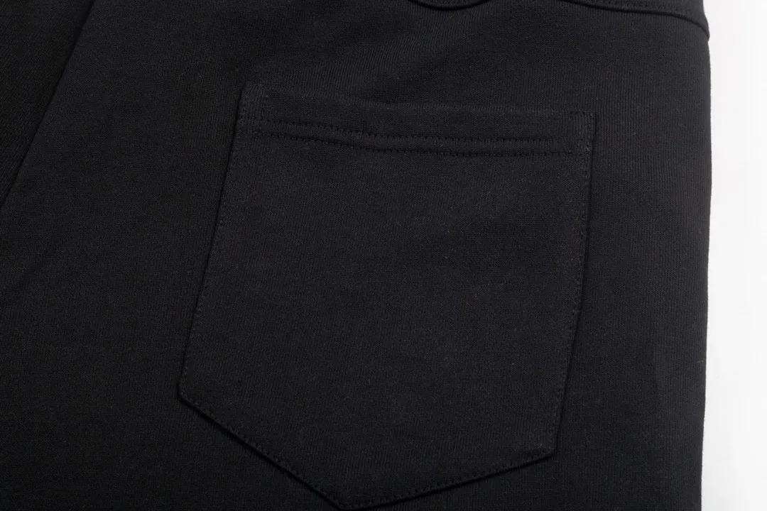 【FENDI  公式旗艦店】フェンディ ショートパンツご好評に付き再入荷！