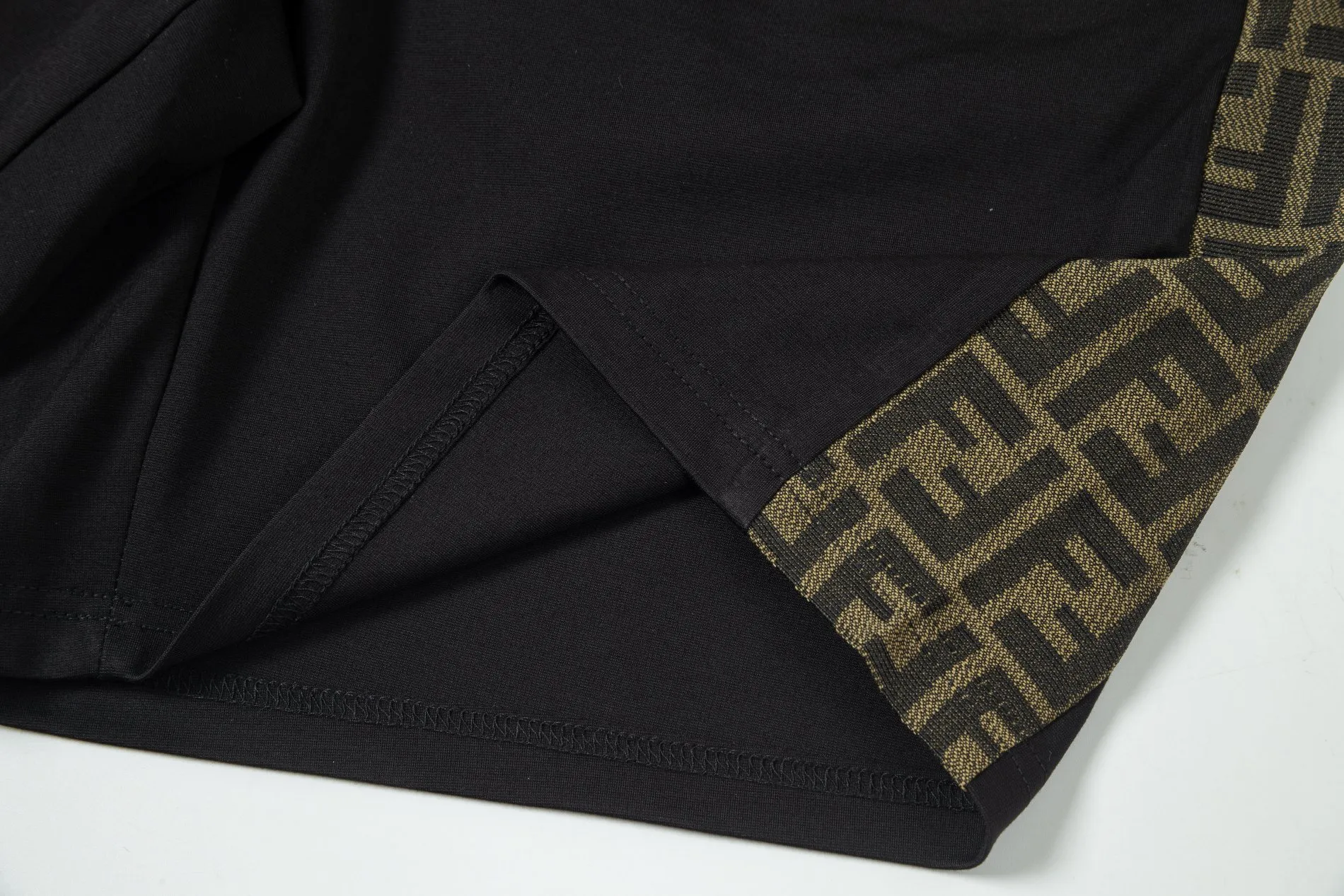 【FENDI  公式旗艦店】フェンディ ショートパンツご好評に付き再入荷！