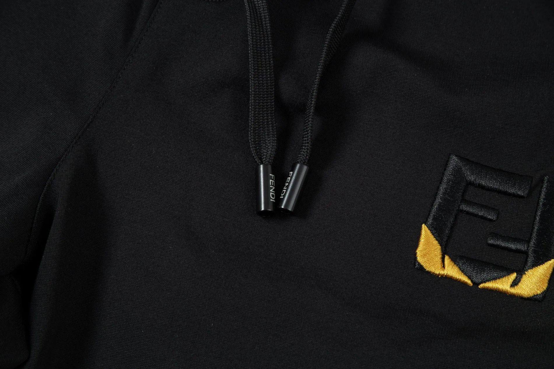 【FENDI  公式旗艦店】フェンディ ショートパンツご好評に付き再入荷！