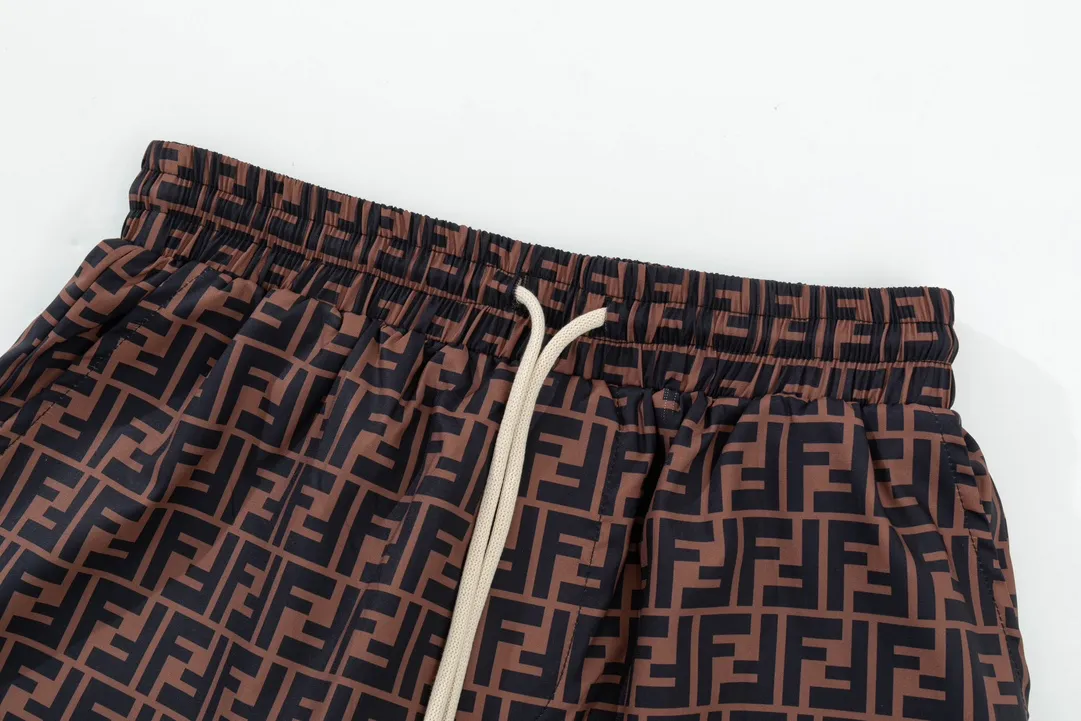 【FENDI   公式旗艦店】フェンディ   ショートパンツ  ご好評に付き再入荷！