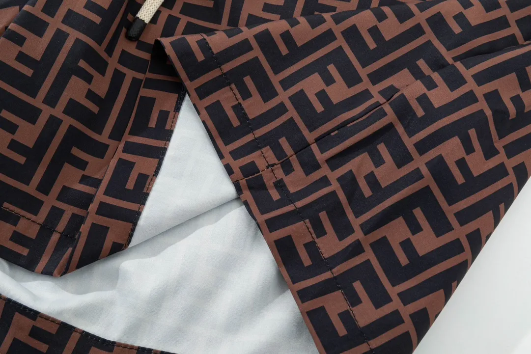 【FENDI   公式旗艦店】フェンディ   ショートパンツ  ご好評に付き再入荷！
