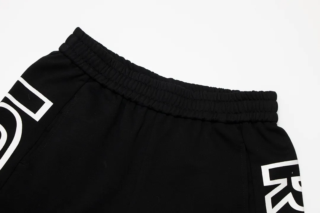 【FENDI 公式旗艦店】フェンディ   ショートパンツ  ご好評に付き再入荷！