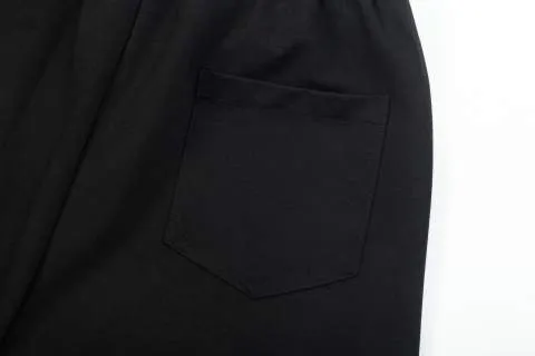 【PRADA  公式旗艦店】プラダ ショートパンツご好評に付き再入荷！250227