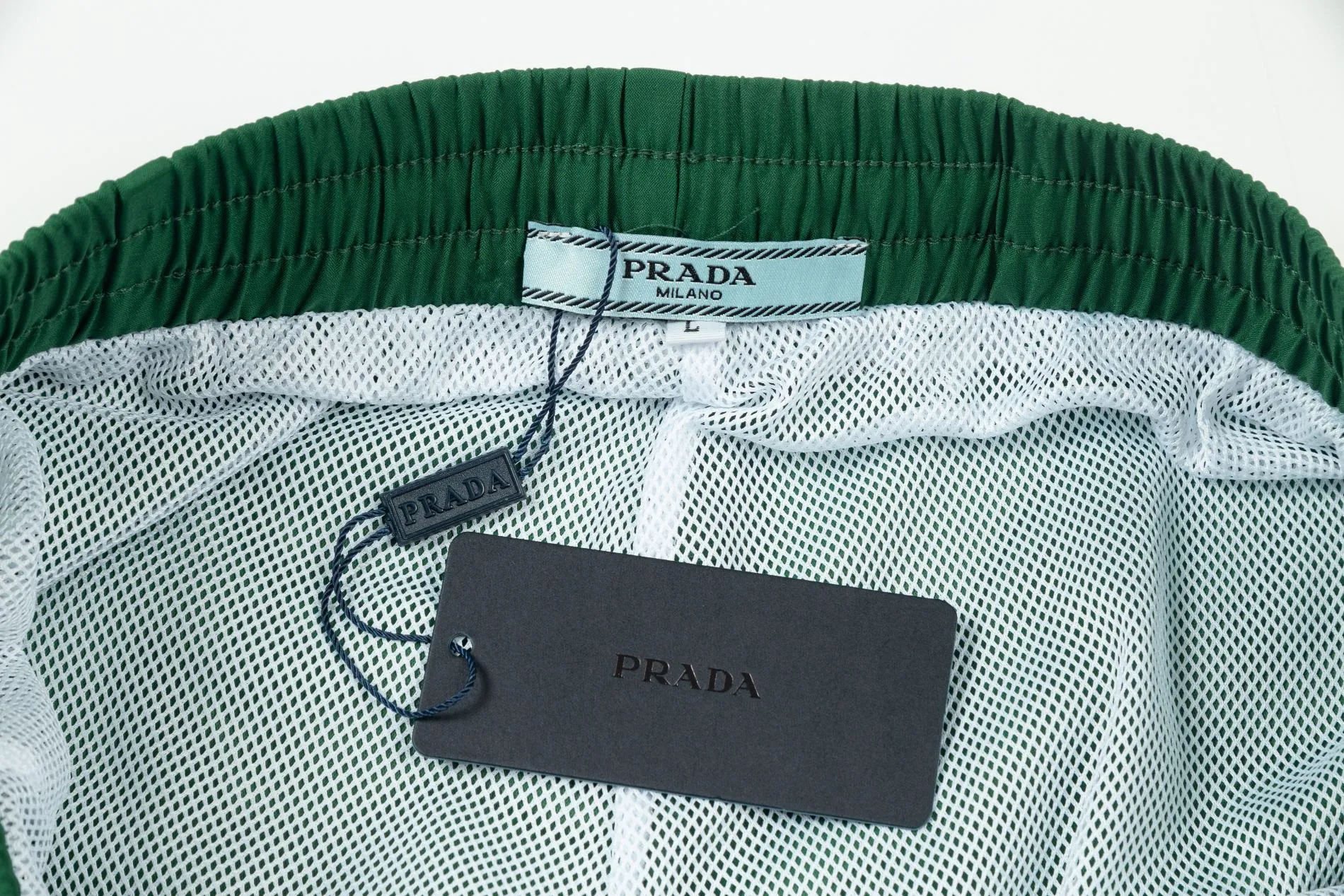 【PRADA  公式旗艦店】プラダ ショートパンツ  ご好評に付き再入荷！