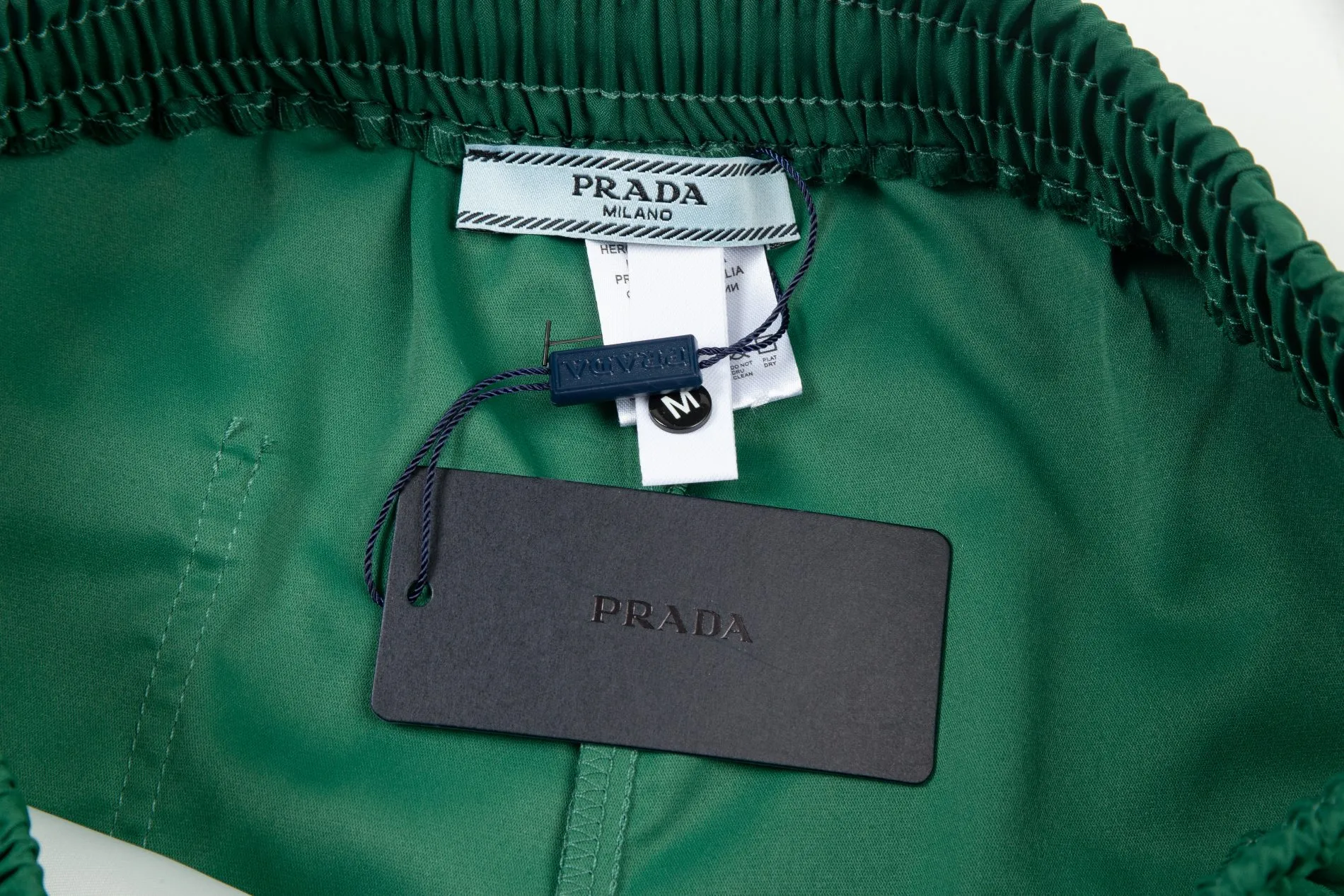 【PRADA  公式旗艦店】プラダ  ショートパンツ  ご好評に付き再入荷！