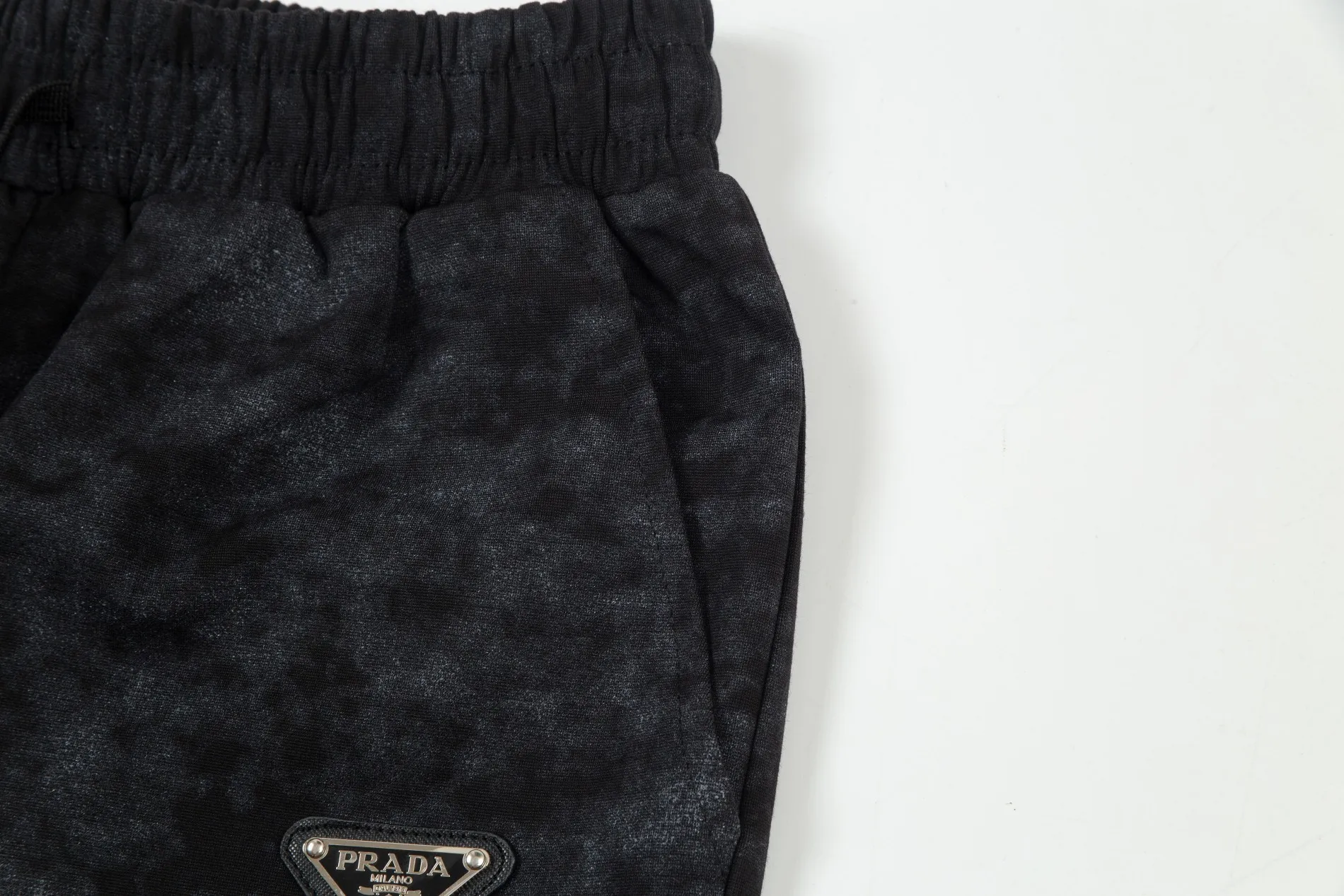 【PRADA  公式旗艦店】プラダ  ショートパンツ  ご好評に付き再入荷！