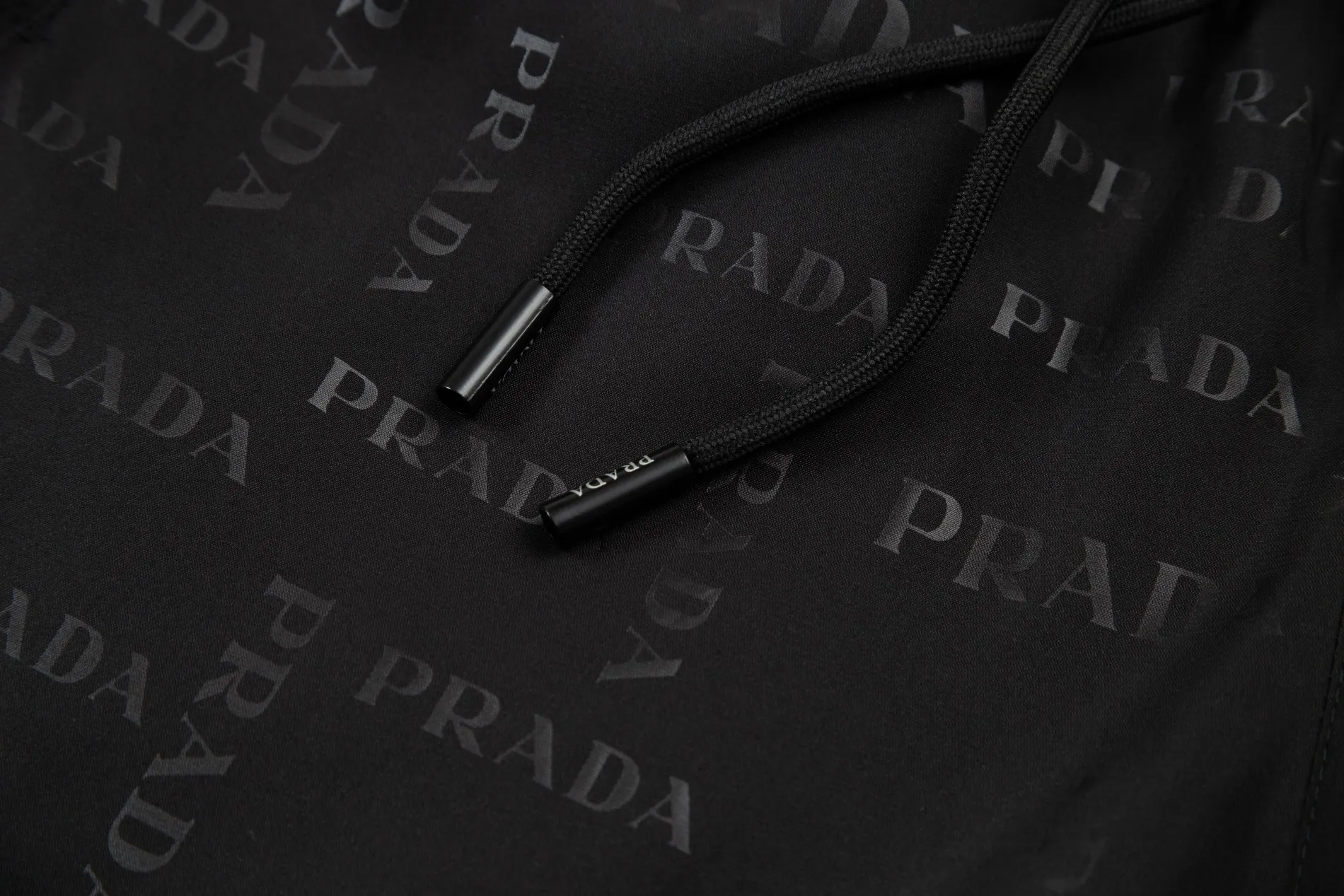 【PRADA  公式旗艦店】プラダ  ショートパンツ  ご好評に付き再入荷！