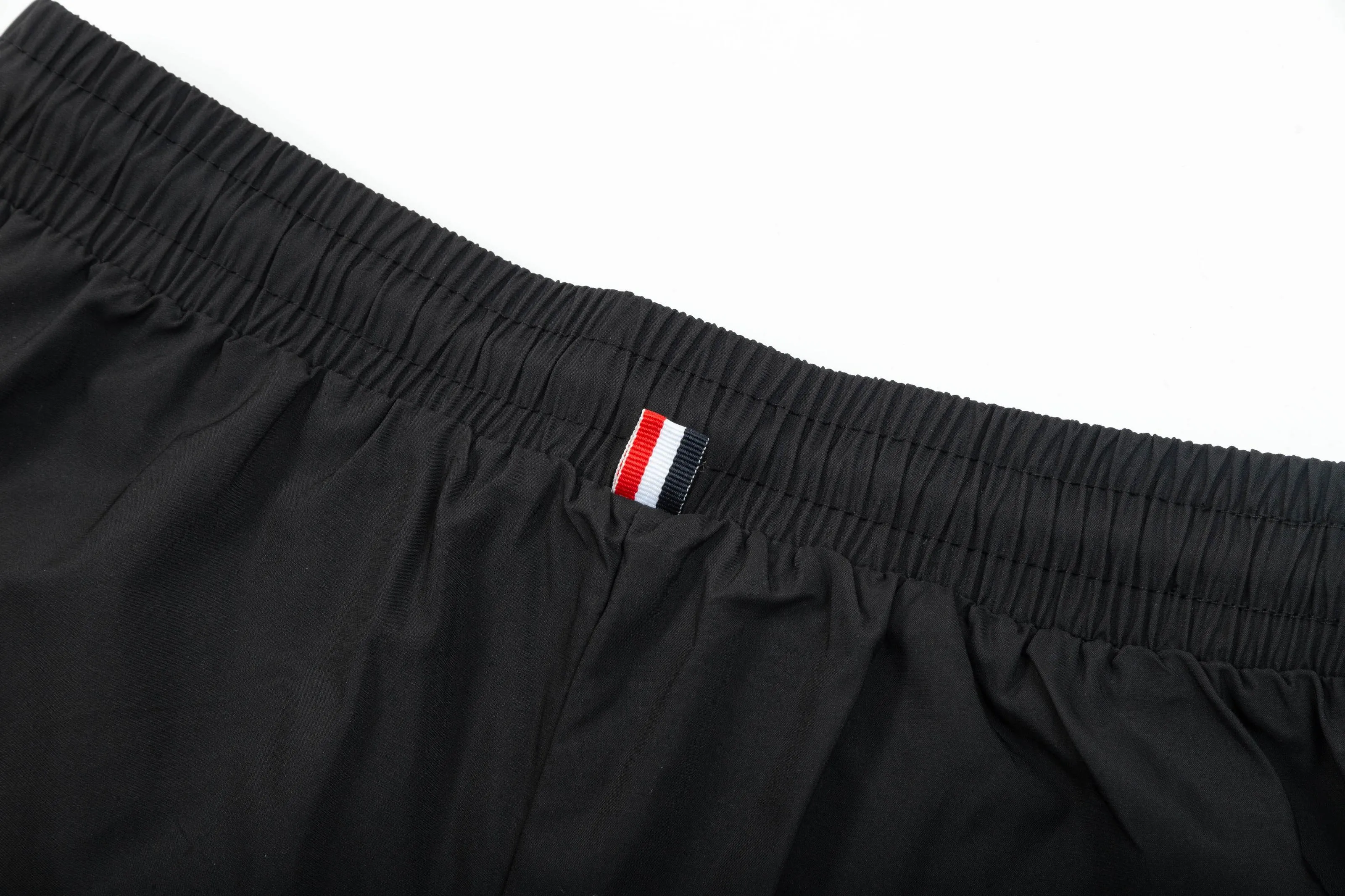 【ThomBrowne   公式旗艦店】トムブラウン  ショートパンツご好評に付き再入荷！250227