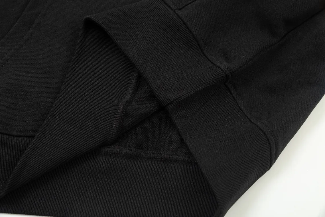 【LOUIS VUITTON 公式旗艦店】ルイヴィトン  パーカースウェットご好評に付き再入荷 240805