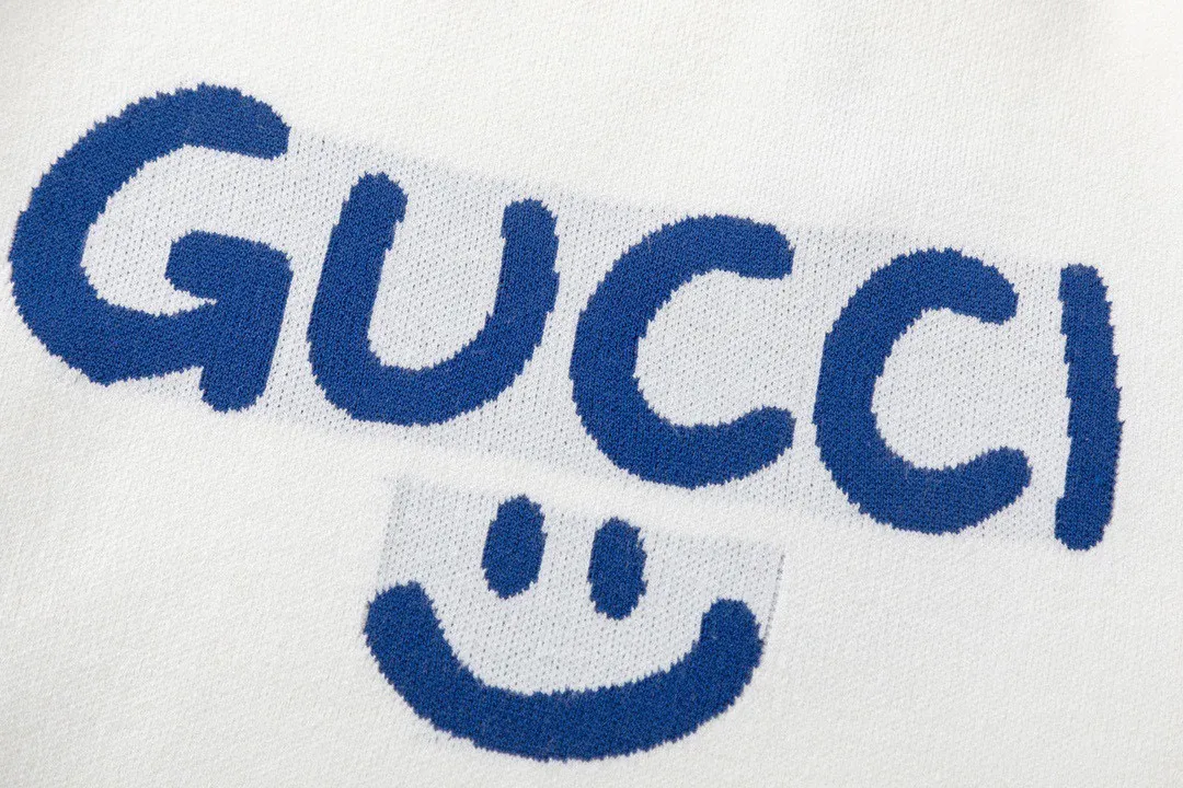 【GUCCI  公式旗艦店】グッチ  丸首の衛衣 スウェットご好評に付き再入荷！250110