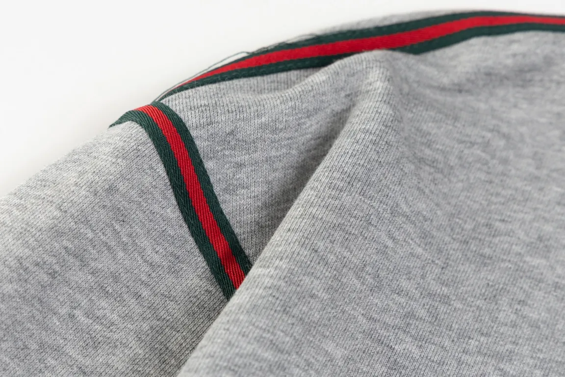 【GUCCI  公式旗艦店】グッチ  パーカー  スウェット ご好評に付き再入荷！241120