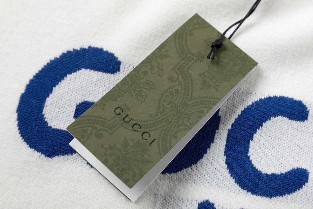 【GUCCI  公式旗艦店】グッチ  丸首の衛衣 スウェット ご好評に付き再入荷！241120