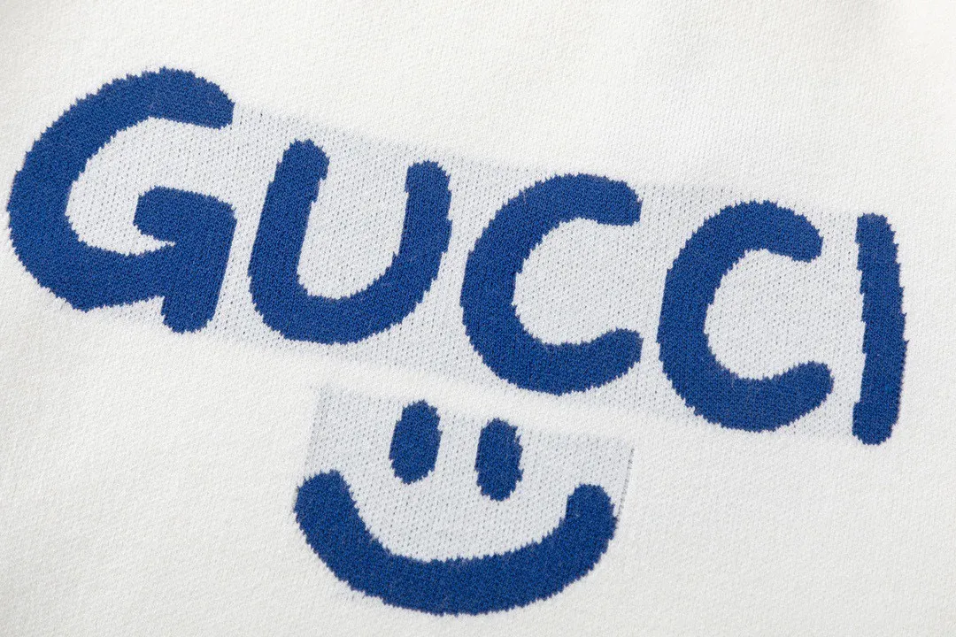 【GUCCI  公式旗艦店】グッチ  丸首の衛衣 スウェット ご好評に付き再入荷！241120