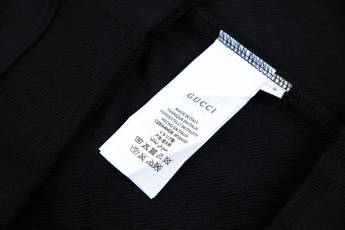 【GUCCI  公式旗艦店】グッチ 丸首の衛衣 スウェットご好評に付き再入荷 240902