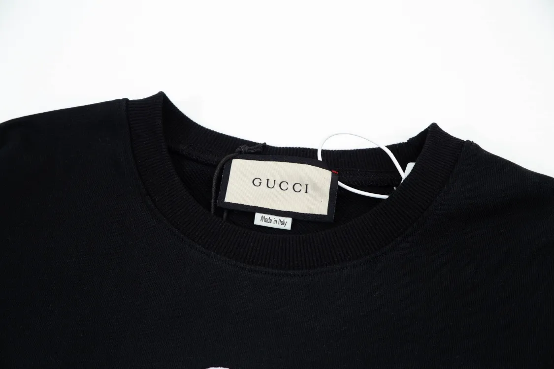 【GUCCI  公式旗艦店】グッチ 丸首の衛衣 スウェットご好評に付き再入荷 240902