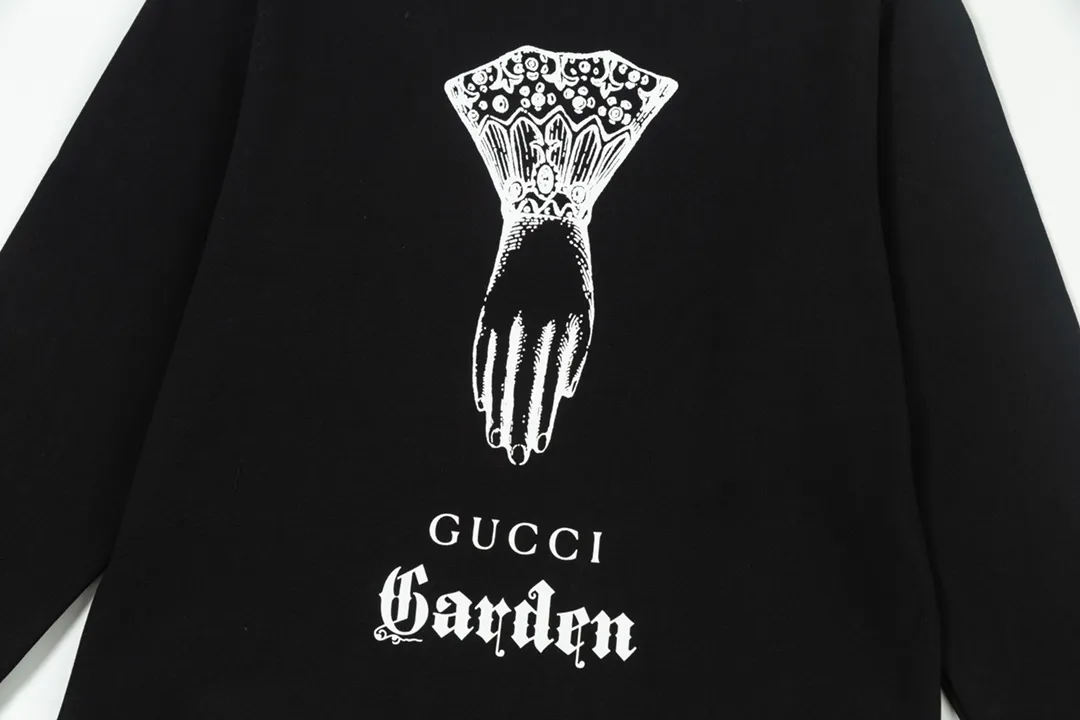 【GUCCI  公式旗艦店】グッチ 丸首の衛衣 スウェットご好評に付き再入荷 240902