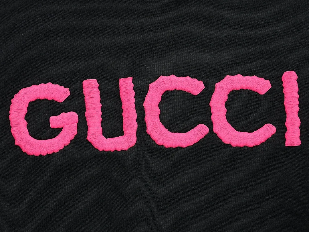 【GUCCI  公式旗艦店】グッチ 丸首の衛衣 スウェットご好評に付き再入荷 240828