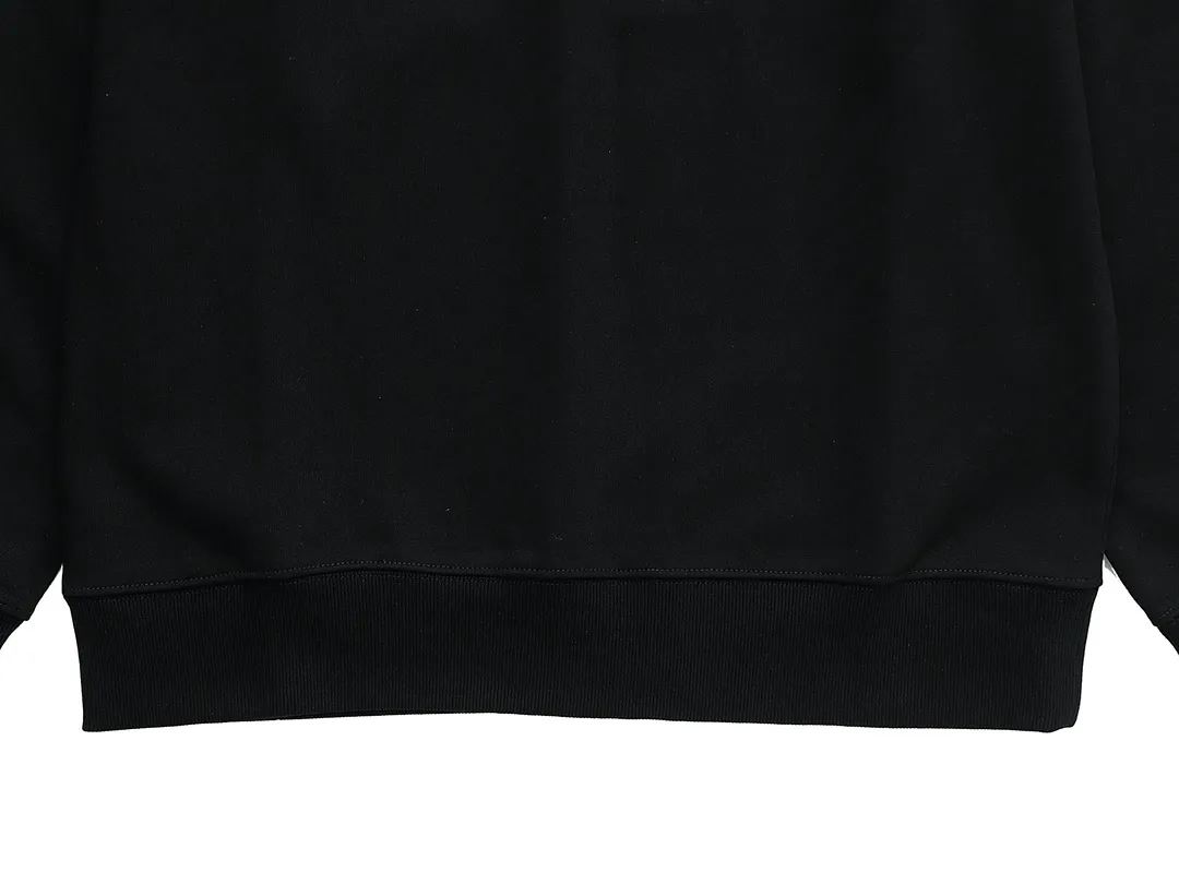 【GUCCI  公式旗艦店】グッチ 丸首の衛衣 スウェットご好評に付き再入荷 240828