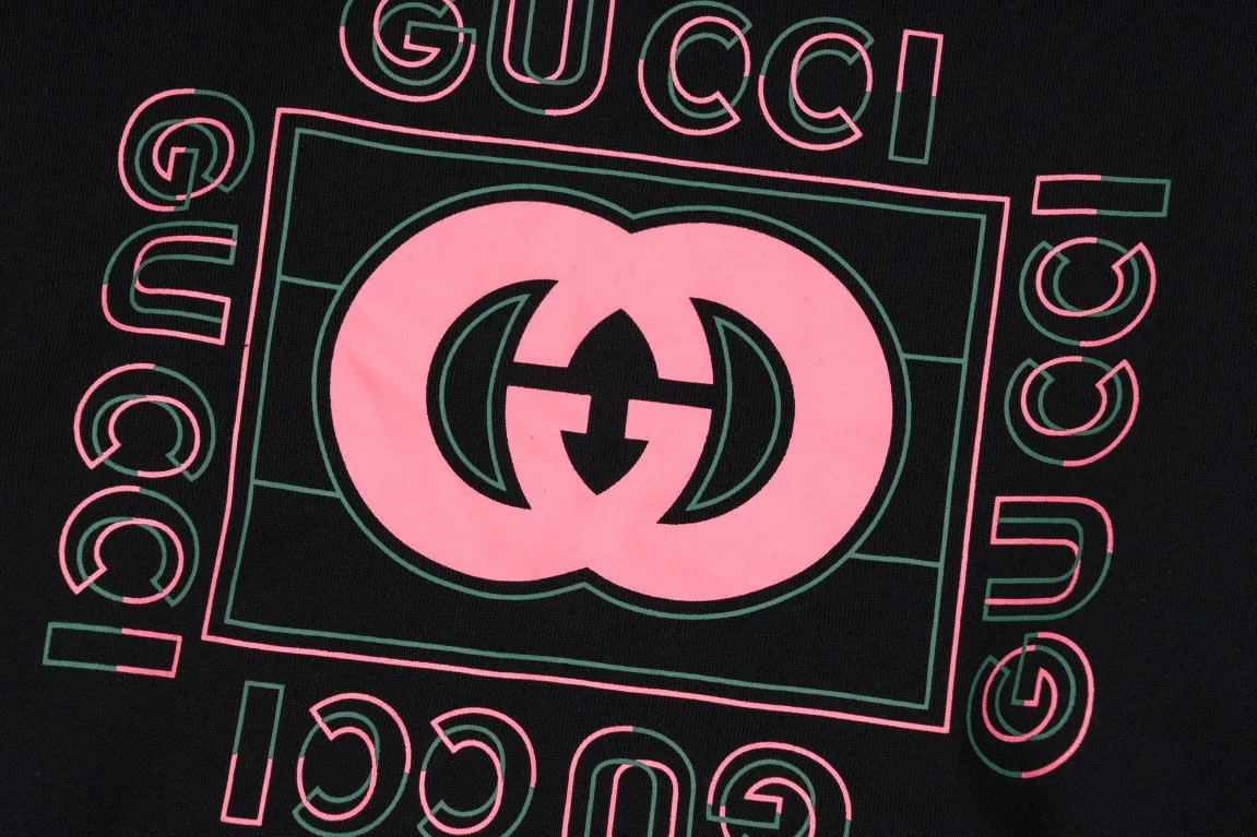 【GUCCI  公式旗艦店】グッチ  丸首の衛衣 スウェットご好評に付き再入荷 240816