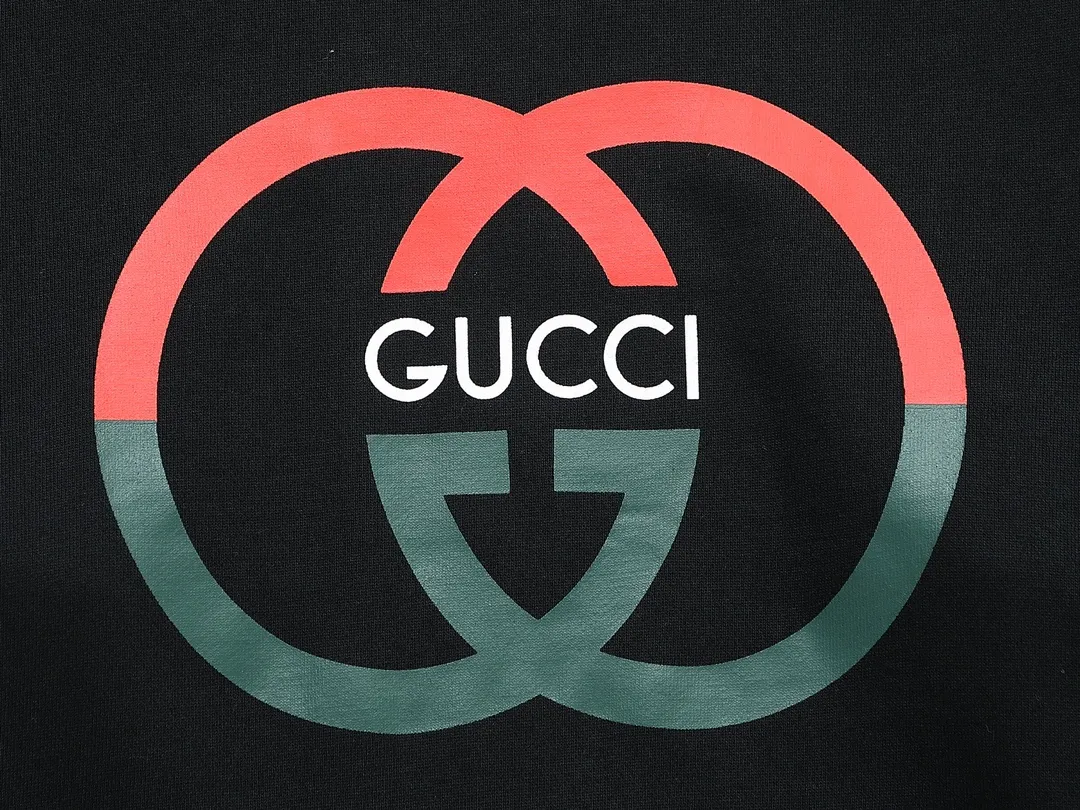 【GUCCI  公式旗艦店】グッチ 丸首の衛衣 スウェットご好評に付き再入荷 240811