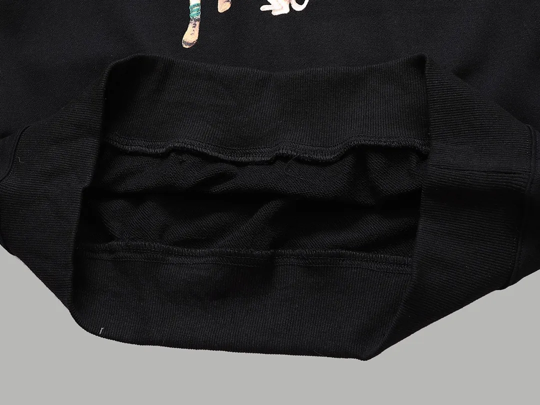 【GUCCI  公式旗艦店】グッチ 丸首の衛衣 スウェットご好評に付き再入荷 240811