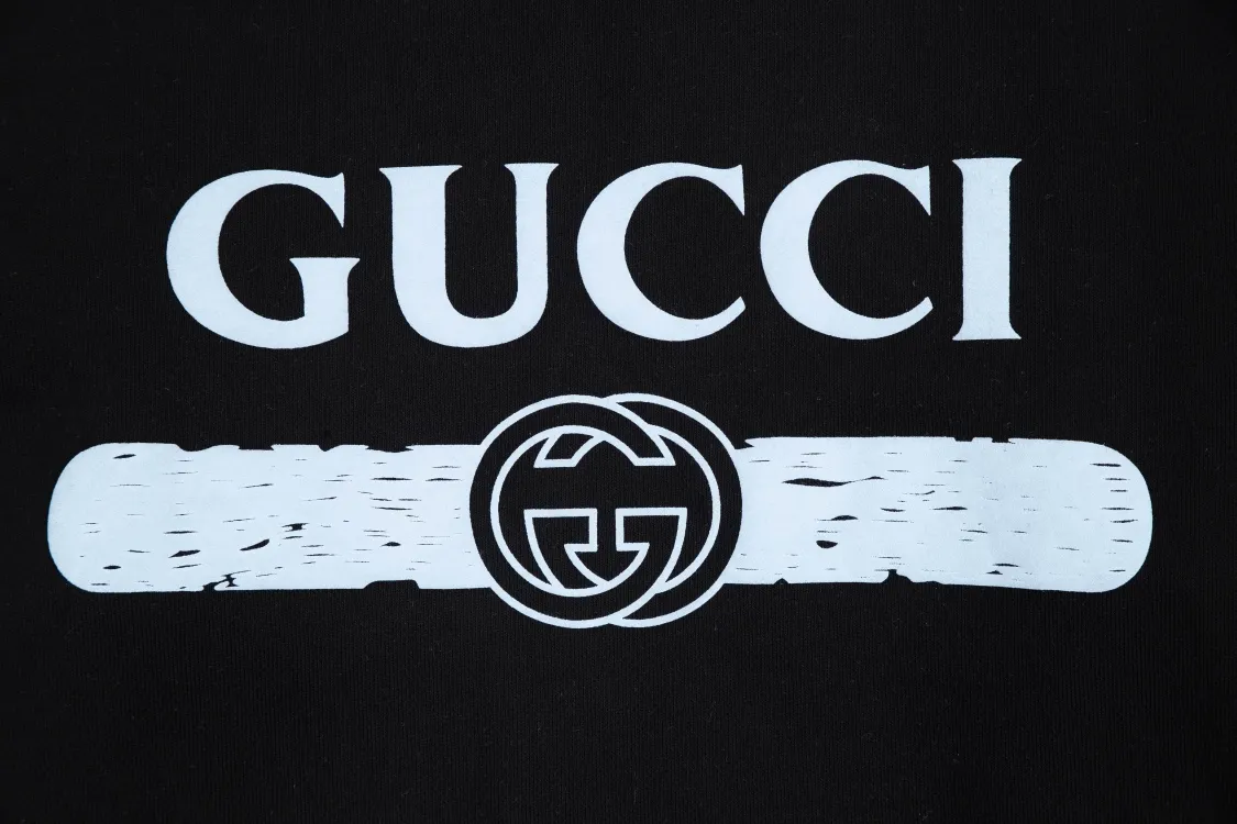 【GUCCI  公式旗艦店】グッチ 丸首の衛衣 スウェットご好評に付き再入荷！