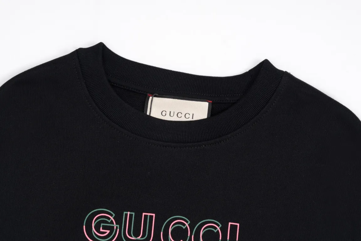 【GUCCI  公式旗艦店】グッチ  丸首の衛衣 スウェットご好評に付き再入荷！