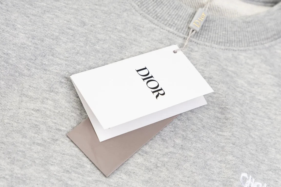 【DIOR 公式旗艦店】ディオール  丸首の衛衣 スウェットご好評に付き再入荷 241025