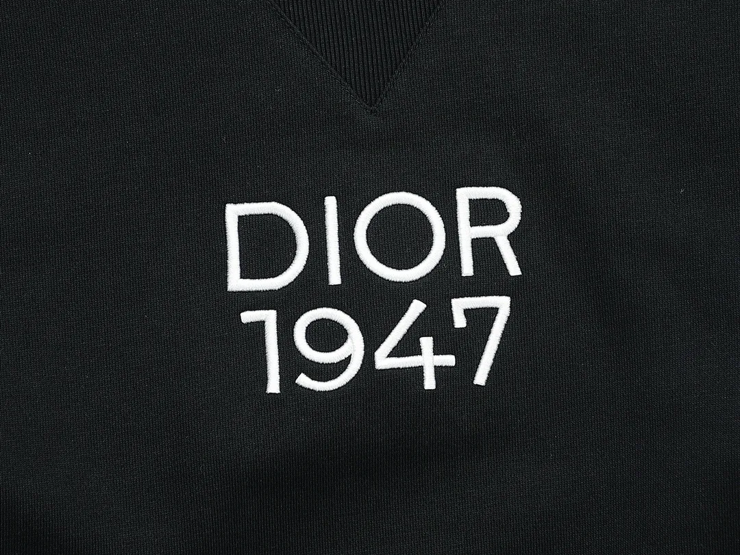 【DIOR  公式旗艦店】ディオール  丸首の衛衣 ご好評に付き再入荷 240817