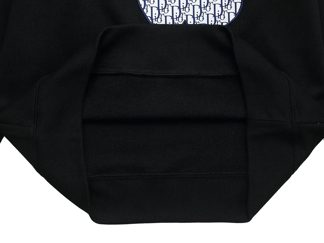 【DIOR  公式旗艦店】ディオール  丸首の衛衣 ご好評に付き再入荷 240809
