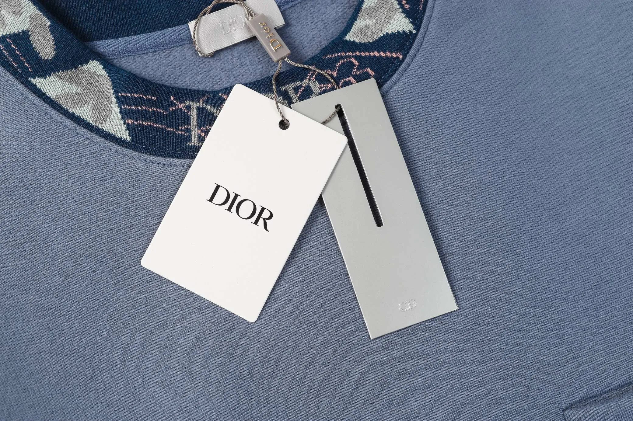 【DIOR  公式旗艦店】ディオール  丸首の衛衣 ご好評に付き再入荷 240809