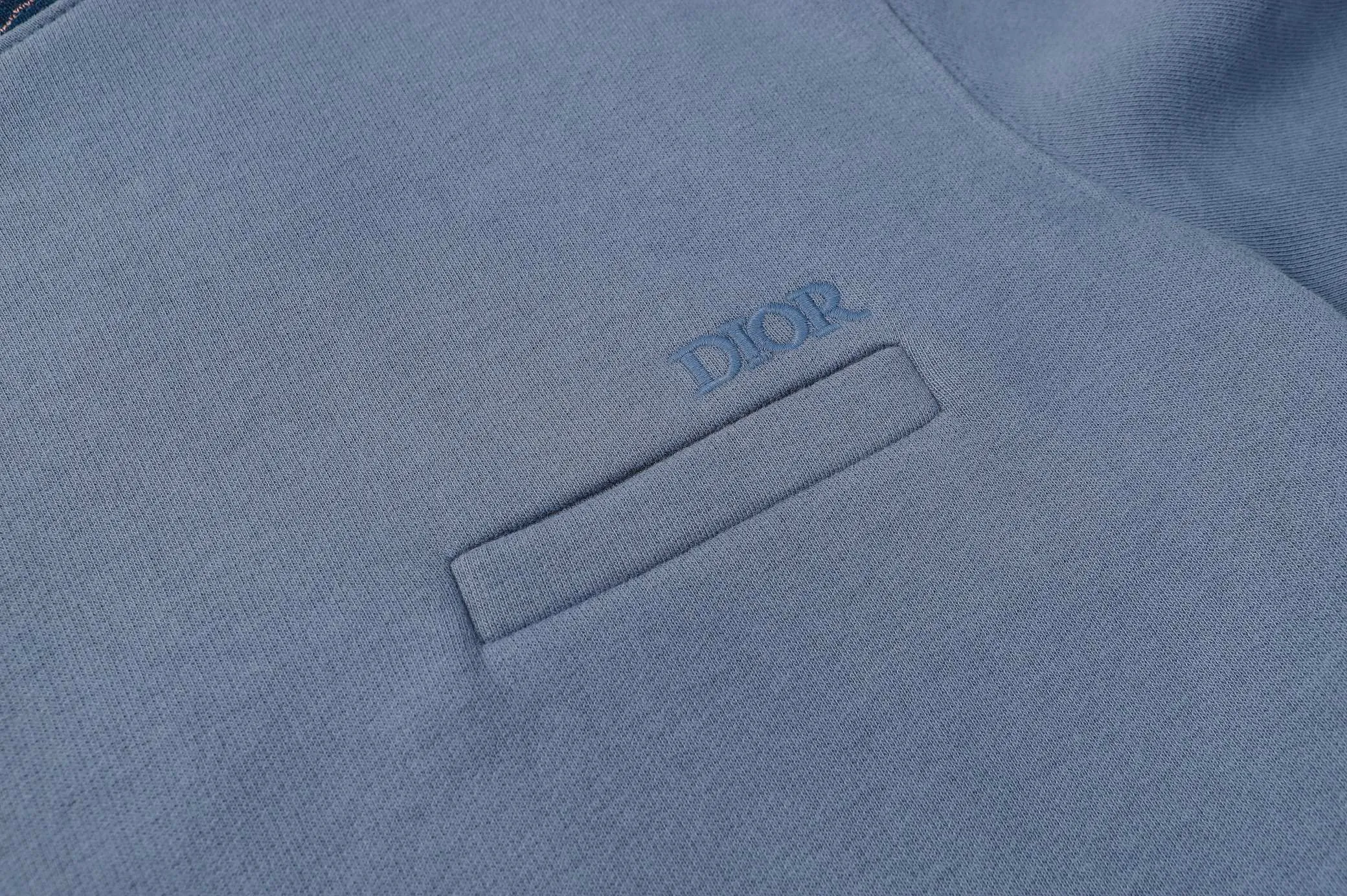 【DIOR  公式旗艦店】ディオール  丸首の衛衣 ご好評に付き再入荷 240809