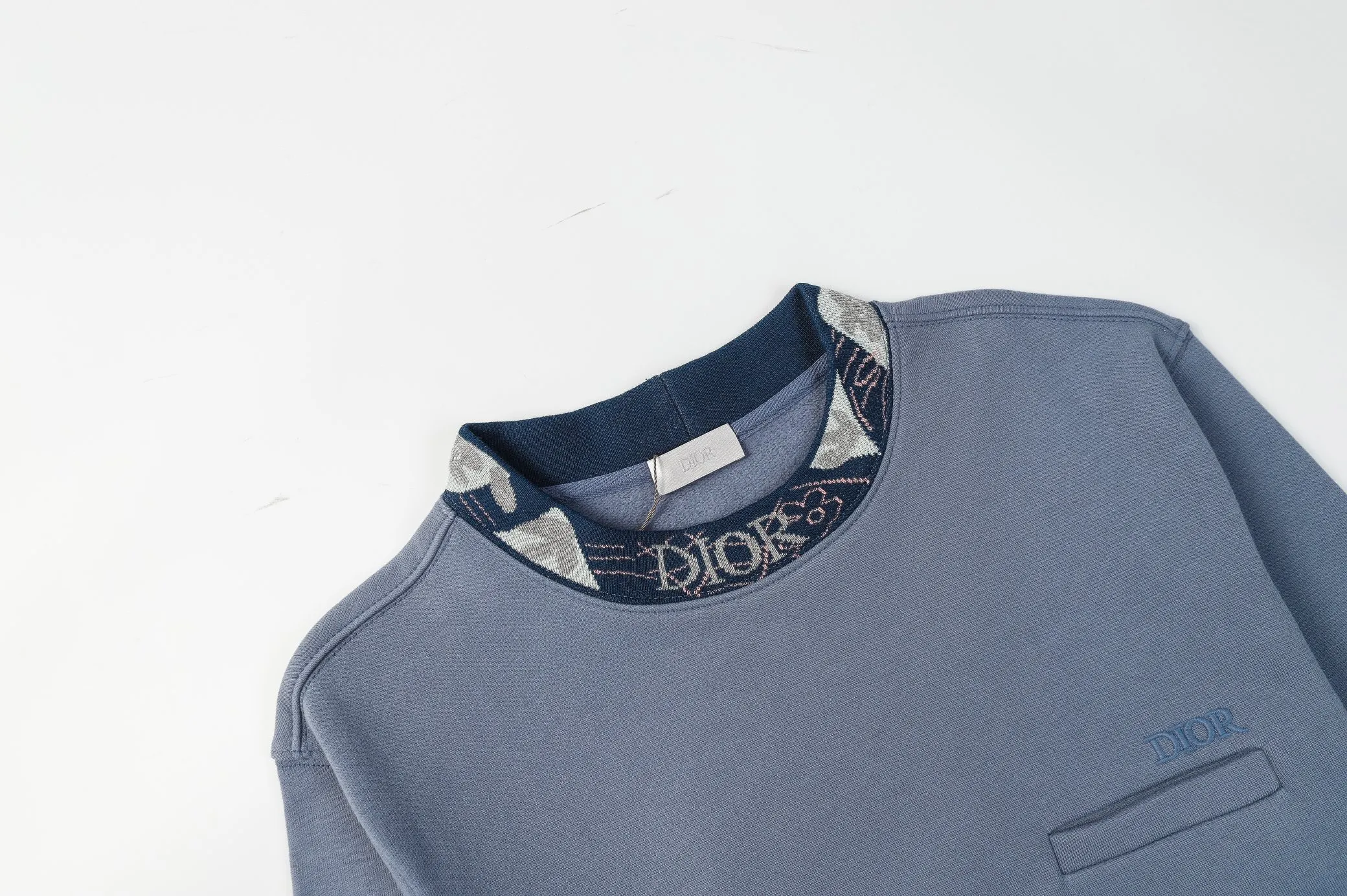 【DIOR  公式旗艦店】ディオール  丸首の衛衣 ご好評に付き再入荷 240809