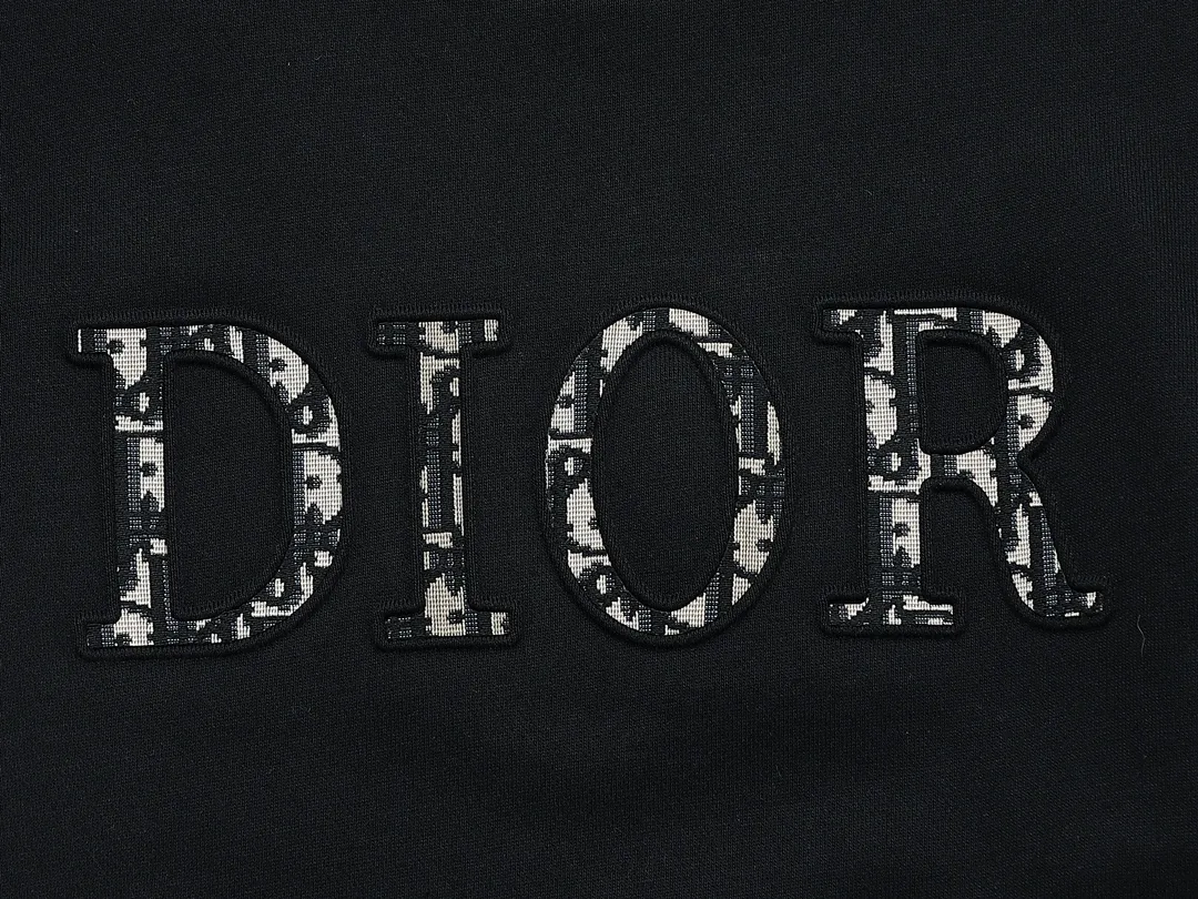 【DIOR  公式旗艦店】ディオール  丸首の衛衣 ご好評に付き再入荷 240809