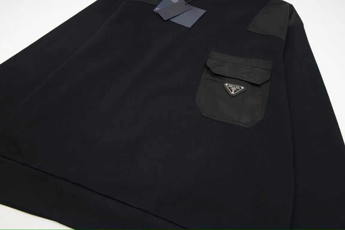 【PRADA 公式旗艦店】プラダ  丸首の衛衣  スウェットご好評に付き再入荷    241113