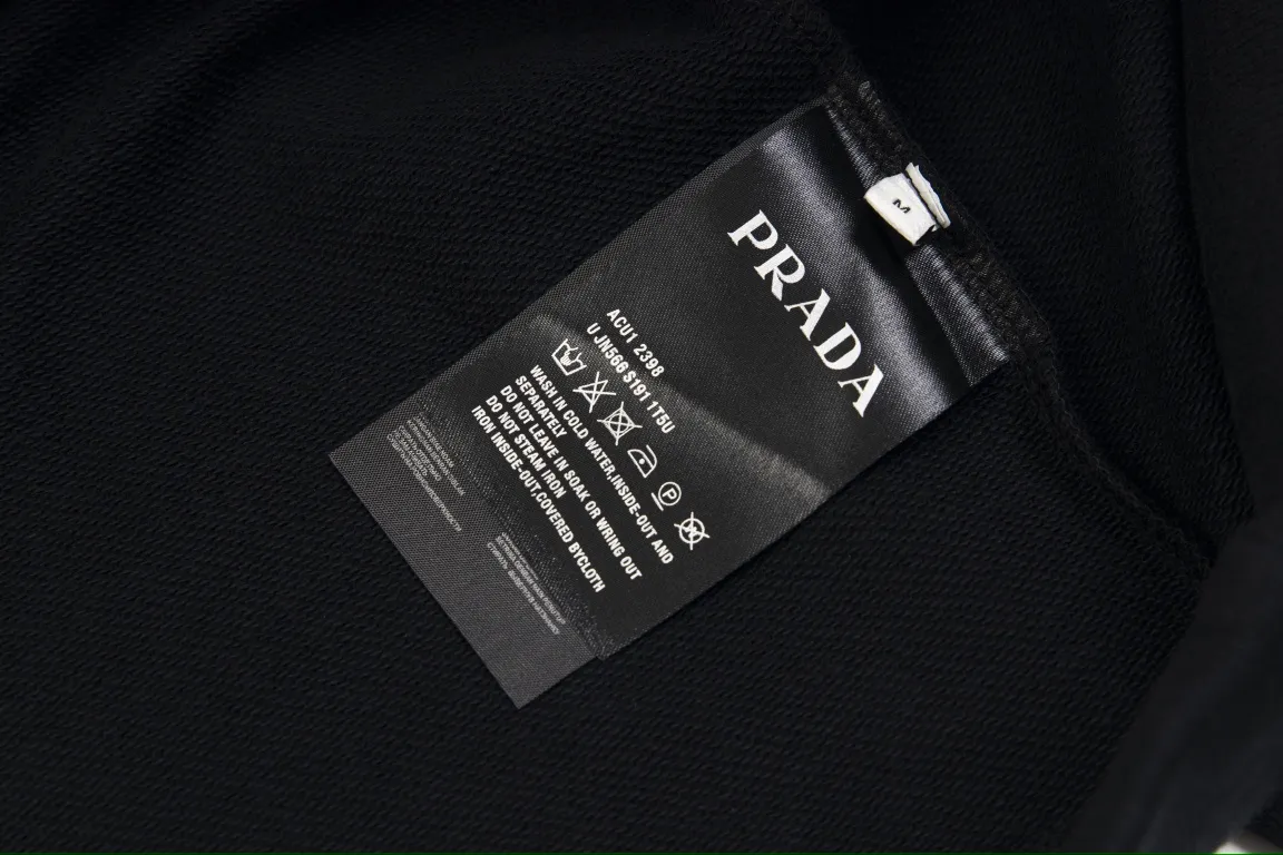 【PRADA 公式旗艦店】プラダ  丸首の衛衣  スウェットご好評に付き再入荷    241113