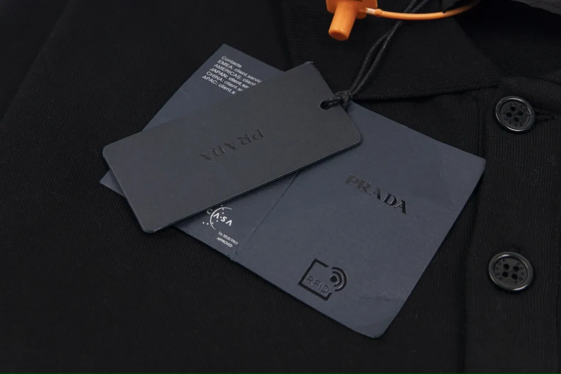【PRADA 公式旗艦店】プラダ  開襟衛衣  スウェットご好評に付き再入荷    241113