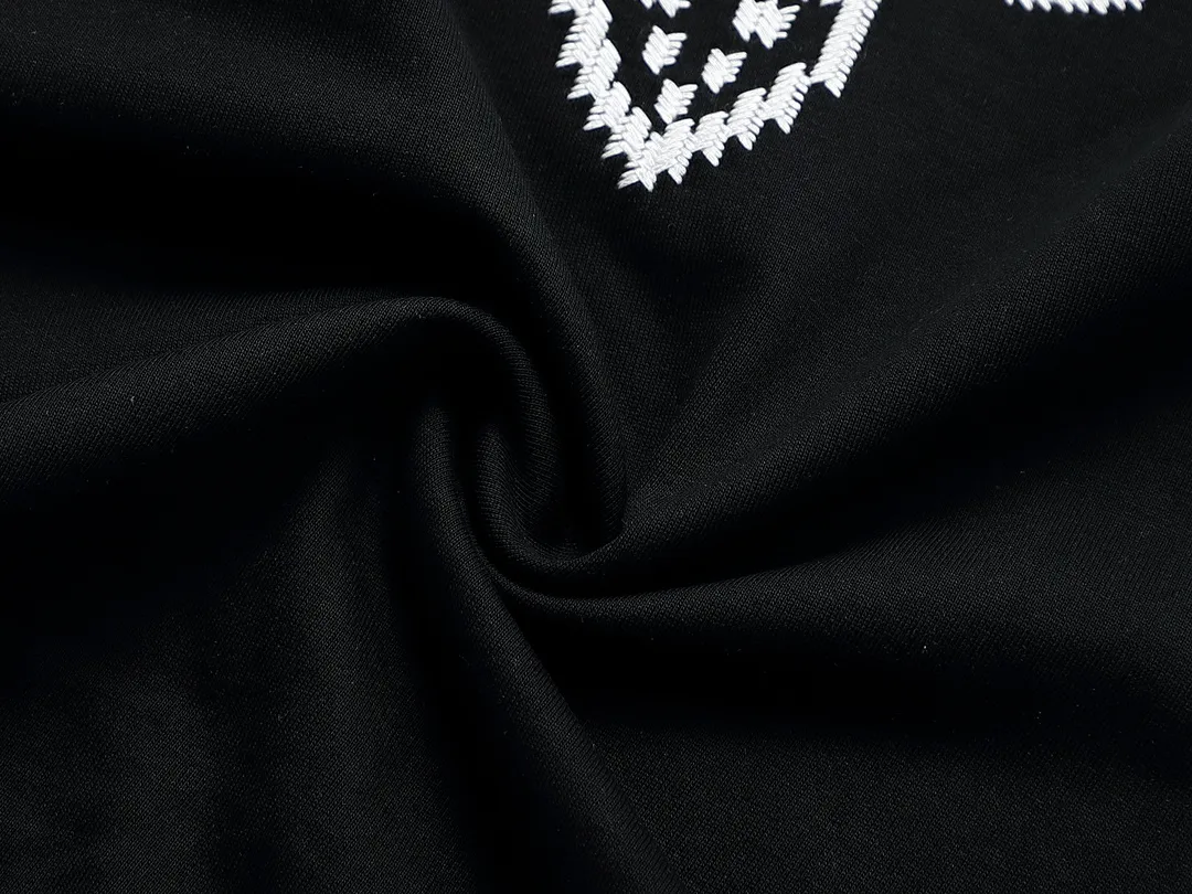 【PRADA 公式旗艦店】プラダ  丸首の衛衣 スウェットご好評に付き再入荷 240925