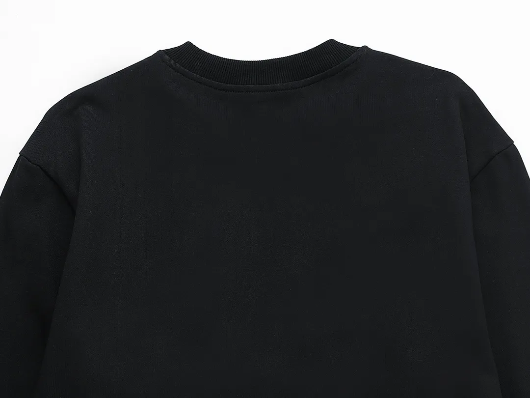 【PRADA 公式旗艦店】プラダ  丸首の衛衣 スウェットご好評に付き再入荷 240925