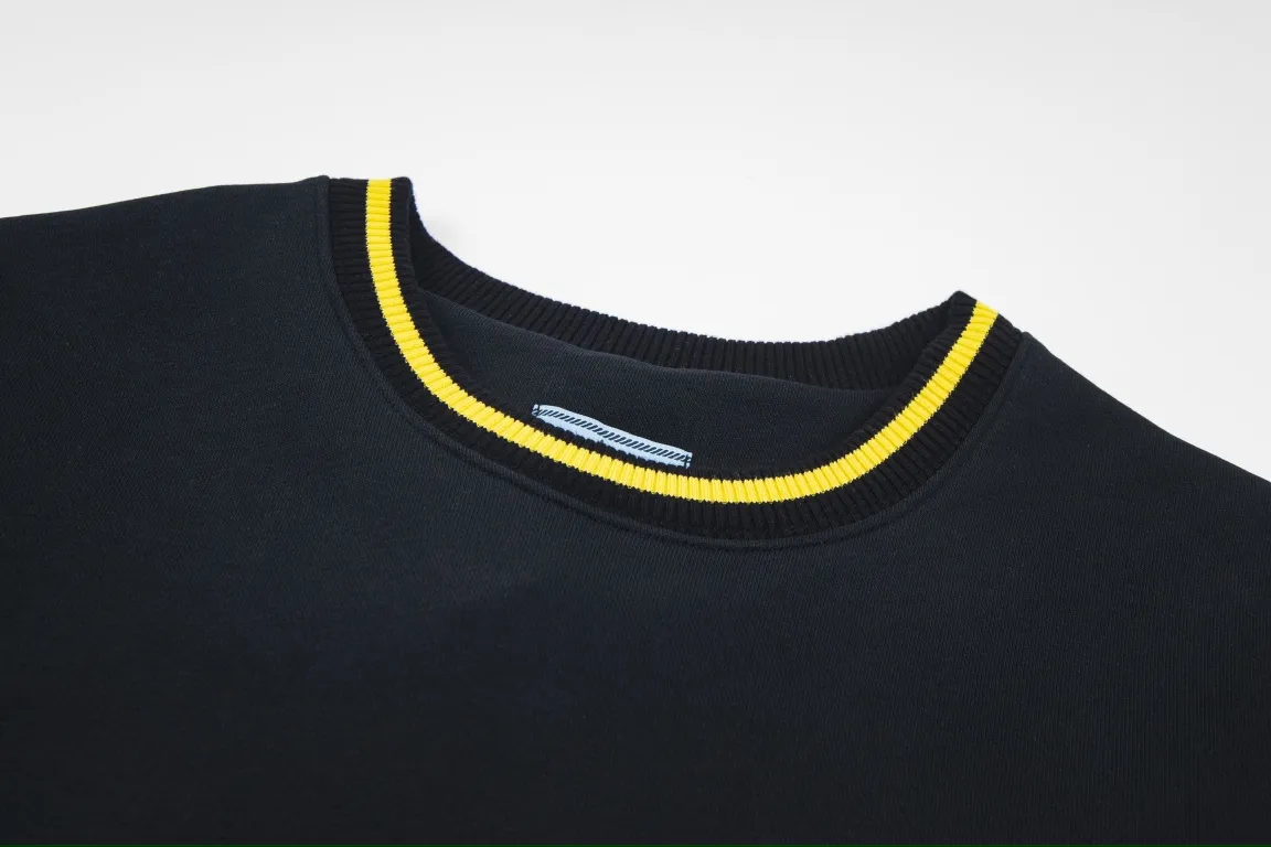 【PRADA 公式旗艦店】プラダ  丸首の衛衣 スウェットご好評に付き再入荷 240925