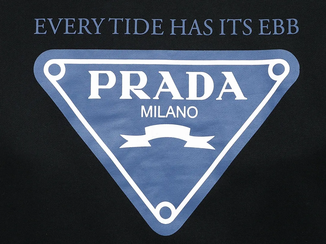 【PRADA 公式旗艦店】プラダ  丸首の衛衣 スウェットご好評に付き再入荷 240809