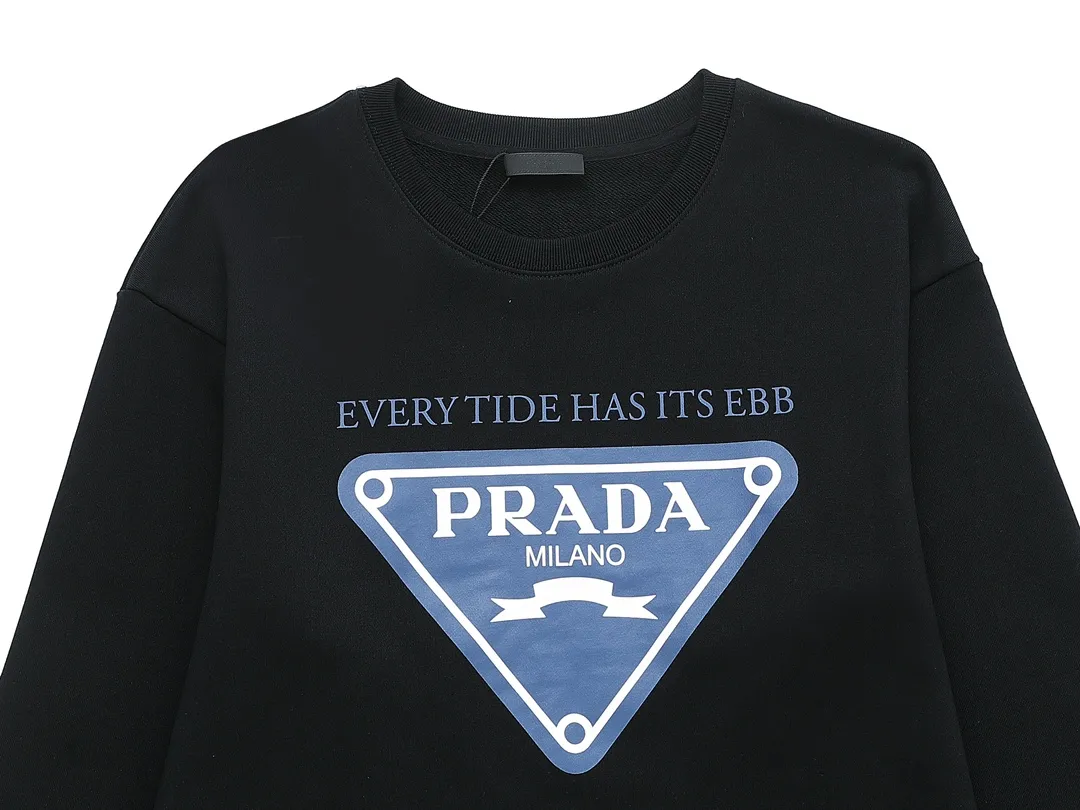 【PRADA 公式旗艦店】プラダ  丸首の衛衣 スウェットご好評に付き再入荷 240809