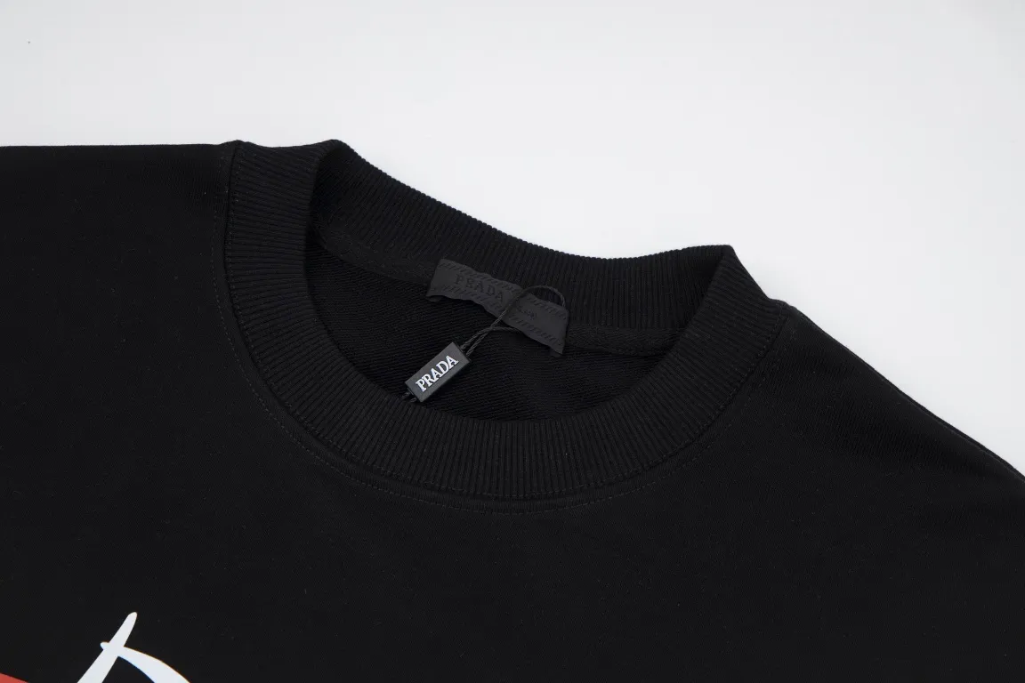 【PRADA  公式旗艦店】プラダ 丸首の衛衣 スウェットご好評に付き再入荷！