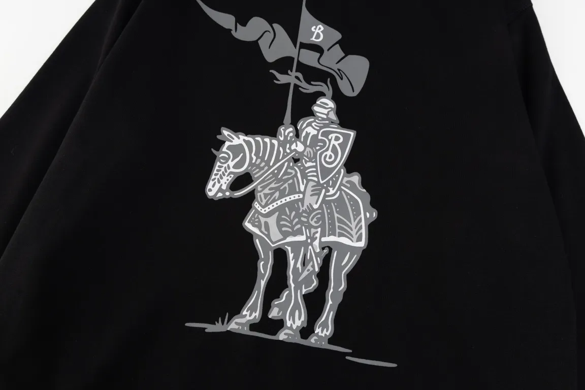 【BURBERRY 公式旗艦店】バーバリー パーカースウェットご好評に付き再入荷！241127