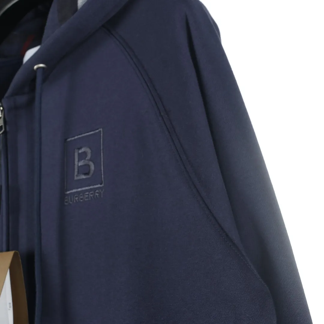 【BURBERRY  公式旗艦店】バーバリー パーカースウェットご好評に付き再入荷！241113